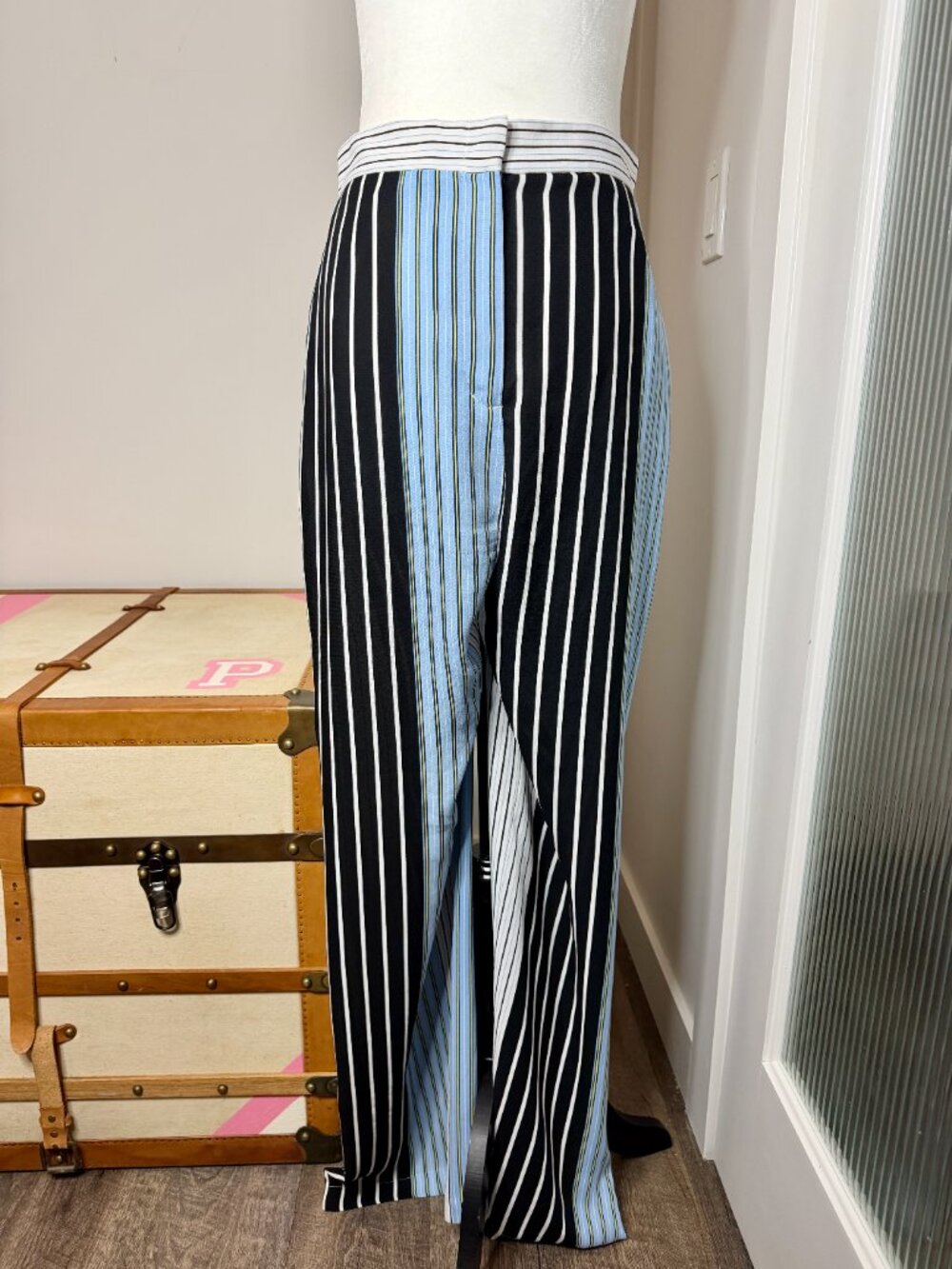 🦋 BCBGMAXAZRIA Striped Wide Leg Pants Trousers Small